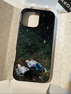 Twilight Bella‎ & Edward Popsocket MagSafe Phone Case 16 Pro Max
